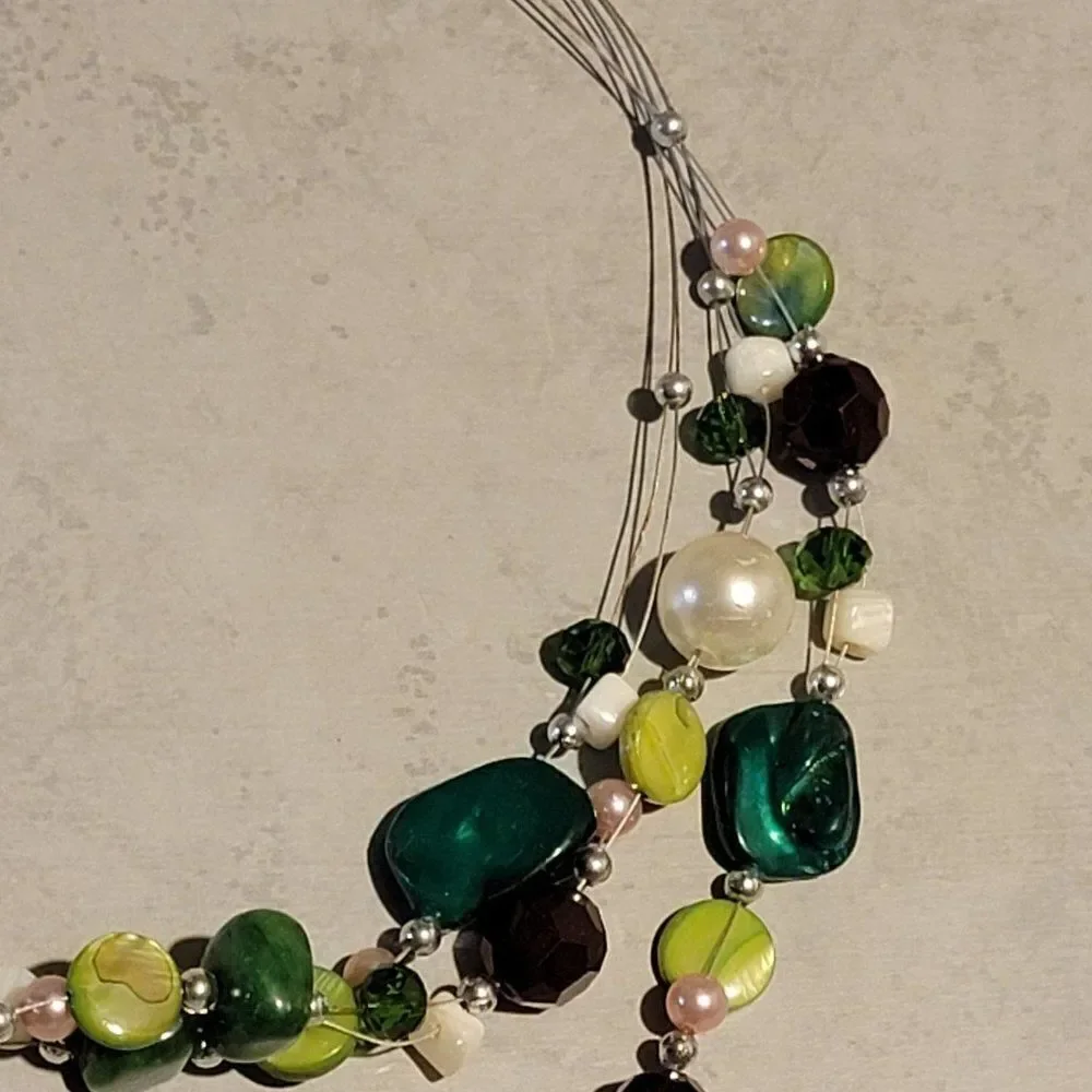 Vintage Womens Green Mixed Stone Tarnished 3 Layered Antique Fashion Necklace